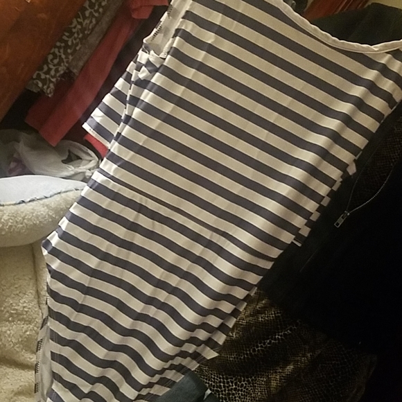 Striped bow tie one piece - Picture 2 of 3